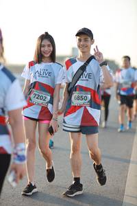 BIB: 6850, 7202
                            <button type="button" onclick="openModal(6474001)" class="btn btn-primary btn-sm float-right btn-popup" data-toggle="modal" data-target=".modal-high-quality">
                        <i class="fas fa-shopping-cart"></i> Add to Cart
                    </button>
                                            <button type="button" onclick="isThisMe(6474001, true)" class="btn btn-success btn-sm float-right btn-popup btn-isme hidden" data-toggle="tooltip" data-placement="bottom" title="นี่คือรูปของคุณใช่ไหม คลิกที่นี่เพื่อเอาเข้าอัลบั้ม">
                        <i class="fas fa-plus"></i> Add to album
                    </button>
                    <button type="button" onclick="isThisMe(6474001, false)" class="btn btn-warning btn-sm float-right btn-popup btn-isnotme hidden">
                        <i class="fas fa-ban"></i> Remove from album
                    </button>