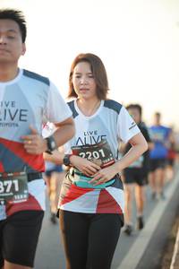 BIB: 2201, 128, 871
                            <button type="button" onclick="openModal(6472809)" class="btn btn-primary btn-sm float-right btn-popup" data-toggle="modal" data-target=".modal-high-quality">
                        <i class="fas fa-shopping-cart"></i> Add to Cart
                    </button>
                                            <button type="button" onclick="isThisMe(6472809, true)" class="btn btn-success btn-sm float-right btn-popup btn-isme hidden" data-toggle="tooltip" data-placement="bottom" title="นี่คือรูปของคุณใช่ไหม คลิกที่นี่เพื่อเอาเข้าอัลบั้ม">
                        <i class="fas fa-plus"></i> Add to album
                    </button>
                    <button type="button" onclick="isThisMe(6472809, false)" class="btn btn-warning btn-sm float-right btn-popup btn-isnotme hidden">
                        <i class="fas fa-ban"></i> Remove from album
                    </button>