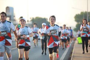 BIB: 3653, 2911, 2201, 385
                            <button type="button" onclick="openModal(6472792)" class="btn btn-primary btn-sm float-right btn-popup" data-toggle="modal" data-target=".modal-high-quality">
                        <i class="fas fa-shopping-cart"></i> Add to Cart
                    </button>
                                            <button type="button" onclick="isThisMe(6472792, true)" class="btn btn-success btn-sm float-right btn-popup btn-isme hidden" data-toggle="tooltip" data-placement="bottom" title="นี่คือรูปของคุณใช่ไหม คลิกที่นี่เพื่อเอาเข้าอัลบั้ม">
                        <i class="fas fa-plus"></i> Add to album
                    </button>
                    <button type="button" onclick="isThisMe(6472792, false)" class="btn btn-warning btn-sm float-right btn-popup btn-isnotme hidden">
                        <i class="fas fa-ban"></i> Remove from album
                    </button>