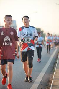 BIB: 6129
                            <button type="button" onclick="openModal(6472854)" class="btn btn-primary btn-sm float-right btn-popup" data-toggle="modal" data-target=".modal-high-quality">
                        <i class="fas fa-shopping-cart"></i> Add to Cart
                    </button>
                                            <button type="button" onclick="isThisMe(6472854, true)" class="btn btn-success btn-sm float-right btn-popup btn-isme hidden" data-toggle="tooltip" data-placement="bottom" title="นี่คือรูปของคุณใช่ไหม คลิกที่นี่เพื่อเอาเข้าอัลบั้ม">
                        <i class="fas fa-plus"></i> Add to album
                    </button>
                    <button type="button" onclick="isThisMe(6472854, false)" class="btn btn-warning btn-sm float-right btn-popup btn-isnotme hidden">
                        <i class="fas fa-ban"></i> Remove from album
                    </button>