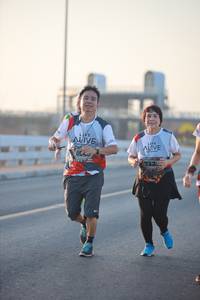 BIB: 732
                            <button type="button" onclick="openModal(6473170)" class="btn btn-primary btn-sm float-right btn-popup" data-toggle="modal" data-target=".modal-high-quality">
                        <i class="fas fa-shopping-cart"></i> Add to Cart
                    </button>
                                            <button type="button" onclick="isThisMe(6473170, true)" class="btn btn-success btn-sm float-right btn-popup btn-isme hidden" data-toggle="tooltip" data-placement="bottom" title="นี่คือรูปของคุณใช่ไหม คลิกที่นี่เพื่อเอาเข้าอัลบั้ม">
                        <i class="fas fa-plus"></i> Add to album
                    </button>
                    <button type="button" onclick="isThisMe(6473170, false)" class="btn btn-warning btn-sm float-right btn-popup btn-isnotme hidden">
                        <i class="fas fa-ban"></i> Remove from album
                    </button>