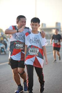 BIB: 2965, 122, 6828
                            <button type="button" onclick="openModal(6473431)" class="btn btn-primary btn-sm float-right btn-popup" data-toggle="modal" data-target=".modal-high-quality">
                        <i class="fas fa-shopping-cart"></i> Add to Cart
                    </button>
                                            <button type="button" onclick="isThisMe(6473431, true)" class="btn btn-success btn-sm float-right btn-popup btn-isme hidden" data-toggle="tooltip" data-placement="bottom" title="นี่คือรูปของคุณใช่ไหม คลิกที่นี่เพื่อเอาเข้าอัลบั้ม">
                        <i class="fas fa-plus"></i> Add to album
                    </button>
                    <button type="button" onclick="isThisMe(6473431, false)" class="btn btn-warning btn-sm float-right btn-popup btn-isnotme hidden">
                        <i class="fas fa-ban"></i> Remove from album
                    </button>