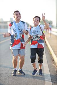 BIB: 6390
                            <button type="button" onclick="openModal(6474425)" class="btn btn-primary btn-sm float-right btn-popup" data-toggle="modal" data-target=".modal-high-quality">
                        <i class="fas fa-shopping-cart"></i> Add to Cart
                    </button>
                                            <button type="button" onclick="isThisMe(6474425, true)" class="btn btn-success btn-sm float-right btn-popup btn-isme hidden" data-toggle="tooltip" data-placement="bottom" title="นี่คือรูปของคุณใช่ไหม คลิกที่นี่เพื่อเอาเข้าอัลบั้ม">
                        <i class="fas fa-plus"></i> Add to album
                    </button>
                    <button type="button" onclick="isThisMe(6474425, false)" class="btn btn-warning btn-sm float-right btn-popup btn-isnotme hidden">
                        <i class="fas fa-ban"></i> Remove from album
                    </button>