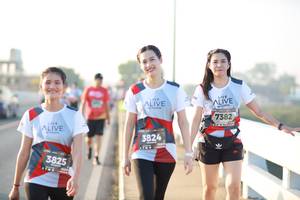 BIB: 7382, 3824, 3825
                            <button type="button" onclick="openModal(6474305)" class="btn btn-primary btn-sm float-right btn-popup" data-toggle="modal" data-target=".modal-high-quality">
                        <i class="fas fa-shopping-cart"></i> Add to Cart
                    </button>
                                            <button type="button" onclick="isThisMe(6474305, true)" class="btn btn-success btn-sm float-right btn-popup btn-isme hidden" data-toggle="tooltip" data-placement="bottom" title="นี่คือรูปของคุณใช่ไหม คลิกที่นี่เพื่อเอาเข้าอัลบั้ม">
                        <i class="fas fa-plus"></i> Add to album
                    </button>
                    <button type="button" onclick="isThisMe(6474305, false)" class="btn btn-warning btn-sm float-right btn-popup btn-isnotme hidden">
                        <i class="fas fa-ban"></i> Remove from album
                    </button>