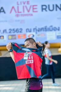 BIB: 2562
                            <button type="button" onclick="openModal(6569151)" class="btn btn-primary btn-sm float-right btn-popup" data-toggle="modal" data-target=".modal-high-quality">
                        <i class="fas fa-shopping-cart"></i> Add to Cart
                    </button>
                                            <button type="button" onclick="isThisMe(6569151, true)" class="btn btn-success btn-sm float-right btn-popup btn-isme hidden" data-toggle="tooltip" data-placement="bottom" title="นี่คือรูปของคุณใช่ไหม คลิกที่นี่เพื่อเอาเข้าอัลบั้ม">
                        <i class="fas fa-plus"></i> Add to album
                    </button>
                    <button type="button" onclick="isThisMe(6569151, false)" class="btn btn-warning btn-sm float-right btn-popup btn-isnotme hidden">
                        <i class="fas fa-ban"></i> Remove from album
                    </button>