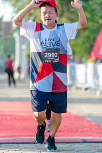 BIB: 2992, 124
                            <button type="button" onclick="openModal(6557757)" class="btn btn-primary btn-sm float-right btn-popup" data-toggle="modal" data-target=".modal-high-quality">
                        <i class="fas fa-shopping-cart"></i> Add to Cart
                    </button>
                                            <button type="button" onclick="isThisMe(6557757, true)" class="btn btn-success btn-sm float-right btn-popup btn-isme hidden" data-toggle="tooltip" data-placement="bottom" title="นี่คือรูปของคุณใช่ไหม คลิกที่นี่เพื่อเอาเข้าอัลบั้ม">
                        <i class="fas fa-plus"></i> Add to album
                    </button>
                    <button type="button" onclick="isThisMe(6557757, false)" class="btn btn-warning btn-sm float-right btn-popup btn-isnotme hidden">
                        <i class="fas fa-ban"></i> Remove from album
                    </button>