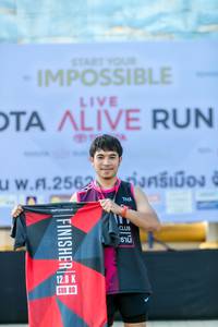 BIB: 2552, 128
                            <button type="button" onclick="openModal(6569228)" class="btn btn-primary btn-sm float-right btn-popup" data-toggle="modal" data-target=".modal-high-quality">
                        <i class="fas fa-shopping-cart"></i> Add to Cart
                    </button>
                                            <button type="button" onclick="isThisMe(6569228, true)" class="btn btn-success btn-sm float-right btn-popup btn-isme hidden" data-toggle="tooltip" data-placement="bottom" title="นี่คือรูปของคุณใช่ไหม คลิกที่นี่เพื่อเอาเข้าอัลบั้ม">
                        <i class="fas fa-plus"></i> Add to album
                    </button>
                    <button type="button" onclick="isThisMe(6569228, false)" class="btn btn-warning btn-sm float-right btn-popup btn-isnotme hidden">
                        <i class="fas fa-ban"></i> Remove from album
                    </button>