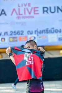 BIB: 2562
                            <button type="button" onclick="openModal(6569149)" class="btn btn-primary btn-sm float-right btn-popup" data-toggle="modal" data-target=".modal-high-quality">
                        <i class="fas fa-shopping-cart"></i> Add to Cart
                    </button>
                                            <button type="button" onclick="isThisMe(6569149, true)" class="btn btn-success btn-sm float-right btn-popup btn-isme hidden" data-toggle="tooltip" data-placement="bottom" title="นี่คือรูปของคุณใช่ไหม คลิกที่นี่เพื่อเอาเข้าอัลบั้ม">
                        <i class="fas fa-plus"></i> Add to album
                    </button>
                    <button type="button" onclick="isThisMe(6569149, false)" class="btn btn-warning btn-sm float-right btn-popup btn-isnotme hidden">
                        <i class="fas fa-ban"></i> Remove from album
                    </button>