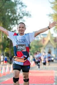 BIB: 2042, 128
                            <button type="button" onclick="openModal(6552041)" class="btn btn-primary btn-sm float-right btn-popup" data-toggle="modal" data-target=".modal-high-quality">
                        <i class="fas fa-shopping-cart"></i> Add to Cart
                    </button>
                                            <button type="button" onclick="isThisMe(6552041, true)" class="btn btn-success btn-sm float-right btn-popup btn-isme hidden" data-toggle="tooltip" data-placement="bottom" title="นี่คือรูปของคุณใช่ไหม คลิกที่นี่เพื่อเอาเข้าอัลบั้ม">
                        <i class="fas fa-plus"></i> Add to album
                    </button>
                    <button type="button" onclick="isThisMe(6552041, false)" class="btn btn-warning btn-sm float-right btn-popup btn-isnotme hidden">
                        <i class="fas fa-ban"></i> Remove from album
                    </button>