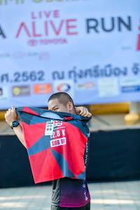 BIB: 2562
                            <button type="button" onclick="openModal(6569143)" class="btn btn-primary btn-sm float-right btn-popup" data-toggle="modal" data-target=".modal-high-quality">
                        <i class="fas fa-shopping-cart"></i> Add to Cart
                    </button>
                                            <button type="button" onclick="isThisMe(6569143, true)" class="btn btn-success btn-sm float-right btn-popup btn-isme hidden" data-toggle="tooltip" data-placement="bottom" title="นี่คือรูปของคุณใช่ไหม คลิกที่นี่เพื่อเอาเข้าอัลบั้ม">
                        <i class="fas fa-plus"></i> Add to album
                    </button>
                    <button type="button" onclick="isThisMe(6569143, false)" class="btn btn-warning btn-sm float-right btn-popup btn-isnotme hidden">
                        <i class="fas fa-ban"></i> Remove from album
                    </button>