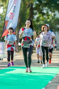 BIB: 7988, 7464, 6213
                            <button type="button" onclick="openModal(6563183)" class="btn btn-primary btn-sm float-right btn-popup" data-toggle="modal" data-target=".modal-high-quality">
                        <i class="fas fa-shopping-cart"></i> Add to Cart
                    </button>
                                            <button type="button" onclick="isThisMe(6563183, true)" class="btn btn-success btn-sm float-right btn-popup btn-isme hidden" data-toggle="tooltip" data-placement="bottom" title="นี่คือรูปของคุณใช่ไหม คลิกที่นี่เพื่อเอาเข้าอัลบั้ม">
                        <i class="fas fa-plus"></i> Add to album
                    </button>
                    <button type="button" onclick="isThisMe(6563183, false)" class="btn btn-warning btn-sm float-right btn-popup btn-isnotme hidden">
                        <i class="fas fa-ban"></i> Remove from album
                    </button>