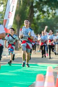 BIB: 6216, 8004
                            <button type="button" onclick="openModal(6560853)" class="btn btn-primary btn-sm float-right btn-popup" data-toggle="modal" data-target=".modal-high-quality">
                        <i class="fas fa-shopping-cart"></i> Add to Cart
                    </button>
                                            <button type="button" onclick="isThisMe(6560853, true)" class="btn btn-success btn-sm float-right btn-popup btn-isme hidden" data-toggle="tooltip" data-placement="bottom" title="นี่คือรูปของคุณใช่ไหม คลิกที่นี่เพื่อเอาเข้าอัลบั้ม">
                        <i class="fas fa-plus"></i> Add to album
                    </button>
                    <button type="button" onclick="isThisMe(6560853, false)" class="btn btn-warning btn-sm float-right btn-popup btn-isnotme hidden">
                        <i class="fas fa-ban"></i> Remove from album
                    </button>