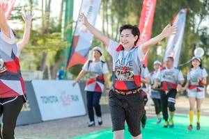 BIB: 749
                            <button type="button" onclick="openModal(6563116)" class="btn btn-primary btn-sm float-right btn-popup" data-toggle="modal" data-target=".modal-high-quality">
                        <i class="fas fa-shopping-cart"></i> Add to Cart
                    </button>
                                            <button type="button" onclick="isThisMe(6563116, true)" class="btn btn-success btn-sm float-right btn-popup btn-isme hidden" data-toggle="tooltip" data-placement="bottom" title="นี่คือรูปของคุณใช่ไหม คลิกที่นี่เพื่อเอาเข้าอัลบั้ม">
                        <i class="fas fa-plus"></i> Add to album
                    </button>
                    <button type="button" onclick="isThisMe(6563116, false)" class="btn btn-warning btn-sm float-right btn-popup btn-isnotme hidden">
                        <i class="fas fa-ban"></i> Remove from album
                    </button>