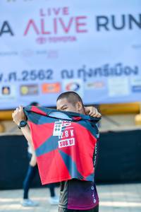 BIB: 2562
                            <button type="button" onclick="openModal(6569148)" class="btn btn-primary btn-sm float-right btn-popup" data-toggle="modal" data-target=".modal-high-quality">
                        <i class="fas fa-shopping-cart"></i> Add to Cart
                    </button>
                                            <button type="button" onclick="isThisMe(6569148, true)" class="btn btn-success btn-sm float-right btn-popup btn-isme hidden" data-toggle="tooltip" data-placement="bottom" title="นี่คือรูปของคุณใช่ไหม คลิกที่นี่เพื่อเอาเข้าอัลบั้ม">
                        <i class="fas fa-plus"></i> Add to album
                    </button>
                    <button type="button" onclick="isThisMe(6569148, false)" class="btn btn-warning btn-sm float-right btn-popup btn-isnotme hidden">
                        <i class="fas fa-ban"></i> Remove from album
                    </button>