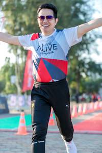 BIB: 
                            <button type="button" onclick="openModal(6526694)" class="btn btn-primary btn-sm float-right btn-popup" data-toggle="modal" data-target=".modal-high-quality">
                        <i class="fas fa-shopping-cart"></i> Add to Cart
                    </button>
                                            <button type="button" onclick="isThisMe(6526694, true)" class="btn btn-success btn-sm float-right btn-popup btn-isme hidden" data-toggle="tooltip" data-placement="bottom" title="นี่คือรูปของคุณใช่ไหม คลิกที่นี่เพื่อเอาเข้าอัลบั้ม">
                        <i class="fas fa-plus"></i> Add to album
                    </button>
                    <button type="button" onclick="isThisMe(6526694, false)" class="btn btn-warning btn-sm float-right btn-popup btn-isnotme hidden">
                        <i class="fas fa-ban"></i> Remove from album
                    </button>