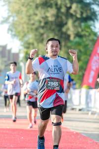 BIB: 2965
                            <button type="button" onclick="openModal(6560342)" class="btn btn-primary btn-sm float-right btn-popup" data-toggle="modal" data-target=".modal-high-quality">
                        <i class="fas fa-shopping-cart"></i> Add to Cart
                    </button>
                                            <button type="button" onclick="isThisMe(6560342, true)" class="btn btn-success btn-sm float-right btn-popup btn-isme hidden" data-toggle="tooltip" data-placement="bottom" title="นี่คือรูปของคุณใช่ไหม คลิกที่นี่เพื่อเอาเข้าอัลบั้ม">
                        <i class="fas fa-plus"></i> Add to album
                    </button>
                    <button type="button" onclick="isThisMe(6560342, false)" class="btn btn-warning btn-sm float-right btn-popup btn-isnotme hidden">
                        <i class="fas fa-ban"></i> Remove from album
                    </button>