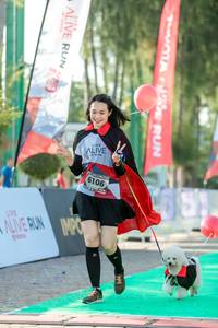 BIB: 6106
                            <button type="button" onclick="openModal(6562715)" class="btn btn-primary btn-sm float-right btn-popup" data-toggle="modal" data-target=".modal-high-quality">
                        <i class="fas fa-shopping-cart"></i> Add to Cart
                    </button>
                                            <button type="button" onclick="isThisMe(6562715, true)" class="btn btn-success btn-sm float-right btn-popup btn-isme hidden" data-toggle="tooltip" data-placement="bottom" title="นี่คือรูปของคุณใช่ไหม คลิกที่นี่เพื่อเอาเข้าอัลบั้ม">
                        <i class="fas fa-plus"></i> Add to album
                    </button>
                    <button type="button" onclick="isThisMe(6562715, false)" class="btn btn-warning btn-sm float-right btn-popup btn-isnotme hidden">
                        <i class="fas fa-ban"></i> Remove from album
                    </button>