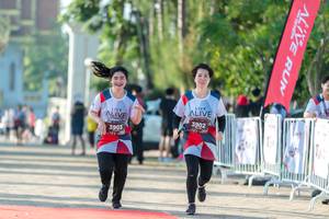 BIB: 3902
                            <button type="button" onclick="openModal(6562297)" class="btn btn-primary btn-sm float-right btn-popup" data-toggle="modal" data-target=".modal-high-quality">
                        <i class="fas fa-shopping-cart"></i> Add to Cart
                    </button>
                                            <button type="button" onclick="isThisMe(6562297, true)" class="btn btn-success btn-sm float-right btn-popup btn-isme hidden" data-toggle="tooltip" data-placement="bottom" title="นี่คือรูปของคุณใช่ไหม คลิกที่นี่เพื่อเอาเข้าอัลบั้ม">
                        <i class="fas fa-plus"></i> Add to album
                    </button>
                    <button type="button" onclick="isThisMe(6562297, false)" class="btn btn-warning btn-sm float-right btn-popup btn-isnotme hidden">
                        <i class="fas fa-ban"></i> Remove from album
                    </button>