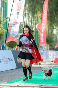 BIB: 6106
                            <button type="button" onclick="openModal(6562718)" class="btn btn-primary btn-sm float-right btn-popup" data-toggle="modal" data-target=".modal-high-quality">
                        <i class="fas fa-shopping-cart"></i> Add to Cart
                    </button>
                                            <button type="button" onclick="isThisMe(6562718, true)" class="btn btn-success btn-sm float-right btn-popup btn-isme hidden" data-toggle="tooltip" data-placement="bottom" title="นี่คือรูปของคุณใช่ไหม คลิกที่นี่เพื่อเอาเข้าอัลบั้ม">
                        <i class="fas fa-plus"></i> Add to album
                    </button>
                    <button type="button" onclick="isThisMe(6562718, false)" class="btn btn-warning btn-sm float-right btn-popup btn-isnotme hidden">
                        <i class="fas fa-ban"></i> Remove from album
                    </button>