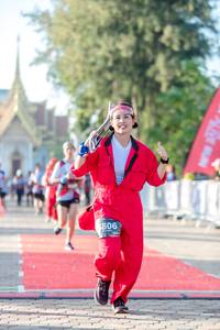 BIB: 806
                            <button type="button" onclick="openModal(6560154)" class="btn btn-primary btn-sm float-right btn-popup" data-toggle="modal" data-target=".modal-high-quality">
                        <i class="fas fa-shopping-cart"></i> Add to Cart
                    </button>
                                            <button type="button" onclick="isThisMe(6560154, true)" class="btn btn-success btn-sm float-right btn-popup btn-isme hidden" data-toggle="tooltip" data-placement="bottom" title="นี่คือรูปของคุณใช่ไหม คลิกที่นี่เพื่อเอาเข้าอัลบั้ม">
                        <i class="fas fa-plus"></i> Add to album
                    </button>
                    <button type="button" onclick="isThisMe(6560154, false)" class="btn btn-warning btn-sm float-right btn-popup btn-isnotme hidden">
                        <i class="fas fa-ban"></i> Remove from album
                    </button>