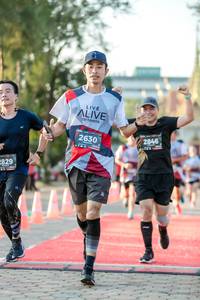 BIB: 2846, 2630, 829
                            <button type="button" onclick="openModal(6550309)" class="btn btn-primary btn-sm float-right btn-popup" data-toggle="modal" data-target=".modal-high-quality">
                        <i class="fas fa-shopping-cart"></i> Add to Cart
                    </button>
                                            <button type="button" onclick="isThisMe(6550309, true)" class="btn btn-success btn-sm float-right btn-popup btn-isme hidden" data-toggle="tooltip" data-placement="bottom" title="นี่คือรูปของคุณใช่ไหม คลิกที่นี่เพื่อเอาเข้าอัลบั้ม">
                        <i class="fas fa-plus"></i> Add to album
                    </button>
                    <button type="button" onclick="isThisMe(6550309, false)" class="btn btn-warning btn-sm float-right btn-popup btn-isnotme hidden">
                        <i class="fas fa-ban"></i> Remove from album
                    </button>