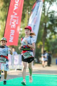 BIB: 6313, 5558
                            <button type="button" onclick="openModal(6558377)" class="btn btn-primary btn-sm float-right btn-popup" data-toggle="modal" data-target=".modal-high-quality">
                        <i class="fas fa-shopping-cart"></i> Add to Cart
                    </button>
                                            <button type="button" onclick="isThisMe(6558377, true)" class="btn btn-success btn-sm float-right btn-popup btn-isme hidden" data-toggle="tooltip" data-placement="bottom" title="นี่คือรูปของคุณใช่ไหม คลิกที่นี่เพื่อเอาเข้าอัลบั้ม">
                        <i class="fas fa-plus"></i> Add to album
                    </button>
                    <button type="button" onclick="isThisMe(6558377, false)" class="btn btn-warning btn-sm float-right btn-popup btn-isnotme hidden">
                        <i class="fas fa-ban"></i> Remove from album
                    </button>