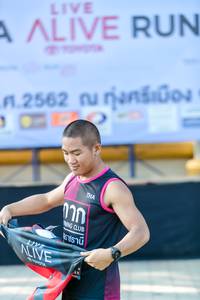 BIB: 2562
                            <button type="button" onclick="openModal(6569156)" class="btn btn-primary btn-sm float-right btn-popup" data-toggle="modal" data-target=".modal-high-quality">
                        <i class="fas fa-shopping-cart"></i> Add to Cart
                    </button>
                                            <button type="button" onclick="isThisMe(6569156, true)" class="btn btn-success btn-sm float-right btn-popup btn-isme hidden" data-toggle="tooltip" data-placement="bottom" title="นี่คือรูปของคุณใช่ไหม คลิกที่นี่เพื่อเอาเข้าอัลบั้ม">
                        <i class="fas fa-plus"></i> Add to album
                    </button>
                    <button type="button" onclick="isThisMe(6569156, false)" class="btn btn-warning btn-sm float-right btn-popup btn-isnotme hidden">
                        <i class="fas fa-ban"></i> Remove from album
                    </button>