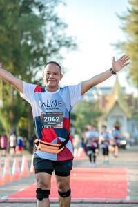 BIB: 2042, 128
                            <button type="button" onclick="openModal(6552043)" class="btn btn-primary btn-sm float-right btn-popup" data-toggle="modal" data-target=".modal-high-quality">
                        <i class="fas fa-shopping-cart"></i> Add to Cart
                    </button>
                                            <button type="button" onclick="isThisMe(6552043, true)" class="btn btn-success btn-sm float-right btn-popup btn-isme hidden" data-toggle="tooltip" data-placement="bottom" title="นี่คือรูปของคุณใช่ไหม คลิกที่นี่เพื่อเอาเข้าอัลบั้ม">
                        <i class="fas fa-plus"></i> Add to album
                    </button>
                    <button type="button" onclick="isThisMe(6552043, false)" class="btn btn-warning btn-sm float-right btn-popup btn-isnotme hidden">
                        <i class="fas fa-ban"></i> Remove from album
                    </button>