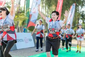 BIB: 7376
                            <button type="button" onclick="openModal(6563113)" class="btn btn-primary btn-sm float-right btn-popup" data-toggle="modal" data-target=".modal-high-quality">
                        <i class="fas fa-shopping-cart"></i> Add to Cart
                    </button>
                                            <button type="button" onclick="isThisMe(6563113, true)" class="btn btn-success btn-sm float-right btn-popup btn-isme hidden" data-toggle="tooltip" data-placement="bottom" title="นี่คือรูปของคุณใช่ไหม คลิกที่นี่เพื่อเอาเข้าอัลบั้ม">
                        <i class="fas fa-plus"></i> Add to album
                    </button>
                    <button type="button" onclick="isThisMe(6563113, false)" class="btn btn-warning btn-sm float-right btn-popup btn-isnotme hidden">
                        <i class="fas fa-ban"></i> Remove from album
                    </button>