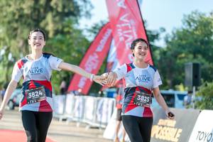 BIB: 4010, 3824, 3825
                            <button type="button" onclick="openModal(6562997)" class="btn btn-primary btn-sm float-right btn-popup" data-toggle="modal" data-target=".modal-high-quality">
                        <i class="fas fa-shopping-cart"></i> Add to Cart
                    </button>
                                            <button type="button" onclick="isThisMe(6562997, true)" class="btn btn-success btn-sm float-right btn-popup btn-isme hidden" data-toggle="tooltip" data-placement="bottom" title="นี่คือรูปของคุณใช่ไหม คลิกที่นี่เพื่อเอาเข้าอัลบั้ม">
                        <i class="fas fa-plus"></i> Add to album
                    </button>
                    <button type="button" onclick="isThisMe(6562997, false)" class="btn btn-warning btn-sm float-right btn-popup btn-isnotme hidden">
                        <i class="fas fa-ban"></i> Remove from album
                    </button>