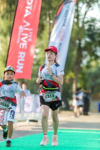 BIB: 6313, 6558
                            <button type="button" onclick="openModal(6558376)" class="btn btn-primary btn-sm float-right btn-popup" data-toggle="modal" data-target=".modal-high-quality">
                        <i class="fas fa-shopping-cart"></i> Add to Cart
                    </button>
                                            <button type="button" onclick="isThisMe(6558376, true)" class="btn btn-success btn-sm float-right btn-popup btn-isme hidden" data-toggle="tooltip" data-placement="bottom" title="นี่คือรูปของคุณใช่ไหม คลิกที่นี่เพื่อเอาเข้าอัลบั้ม">
                        <i class="fas fa-plus"></i> Add to album
                    </button>
                    <button type="button" onclick="isThisMe(6558376, false)" class="btn btn-warning btn-sm float-right btn-popup btn-isnotme hidden">
                        <i class="fas fa-ban"></i> Remove from album
                    </button>