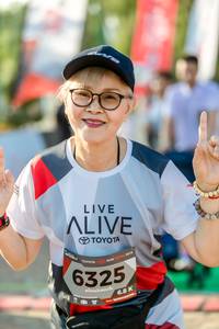 BIB: 201, 6325
                            <button type="button" onclick="openModal(6560748)" class="btn btn-primary btn-sm float-right btn-popup" data-toggle="modal" data-target=".modal-high-quality">
                        <i class="fas fa-shopping-cart"></i> Add to Cart
                    </button>
                                            <button type="button" onclick="isThisMe(6560748, true)" class="btn btn-success btn-sm float-right btn-popup btn-isme hidden" data-toggle="tooltip" data-placement="bottom" title="นี่คือรูปของคุณใช่ไหม คลิกที่นี่เพื่อเอาเข้าอัลบั้ม">
                        <i class="fas fa-plus"></i> Add to album
                    </button>
                    <button type="button" onclick="isThisMe(6560748, false)" class="btn btn-warning btn-sm float-right btn-popup btn-isnotme hidden">
                        <i class="fas fa-ban"></i> Remove from album
                    </button>