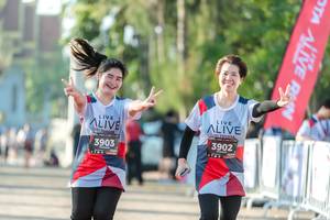 BIB: 3902, 3903
                            <button type="button" onclick="openModal(6562303)" class="btn btn-primary btn-sm float-right btn-popup" data-toggle="modal" data-target=".modal-high-quality">
                        <i class="fas fa-shopping-cart"></i> Add to Cart
                    </button>
                                            <button type="button" onclick="isThisMe(6562303, true)" class="btn btn-success btn-sm float-right btn-popup btn-isme hidden" data-toggle="tooltip" data-placement="bottom" title="นี่คือรูปของคุณใช่ไหม คลิกที่นี่เพื่อเอาเข้าอัลบั้ม">
                        <i class="fas fa-plus"></i> Add to album
                    </button>
                    <button type="button" onclick="isThisMe(6562303, false)" class="btn btn-warning btn-sm float-right btn-popup btn-isnotme hidden">
                        <i class="fas fa-ban"></i> Remove from album
                    </button>