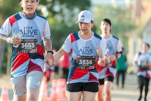 BIB: 3653, 128, 3836
                            <button type="button" onclick="openModal(6556568)" class="btn btn-primary btn-sm float-right btn-popup" data-toggle="modal" data-target=".modal-high-quality">
                        <i class="fas fa-shopping-cart"></i> Add to Cart
                    </button>
                                            <button type="button" onclick="isThisMe(6556568, true)" class="btn btn-success btn-sm float-right btn-popup btn-isme hidden" data-toggle="tooltip" data-placement="bottom" title="นี่คือรูปของคุณใช่ไหม คลิกที่นี่เพื่อเอาเข้าอัลบั้ม">
                        <i class="fas fa-plus"></i> Add to album
                    </button>
                    <button type="button" onclick="isThisMe(6556568, false)" class="btn btn-warning btn-sm float-right btn-popup btn-isnotme hidden">
                        <i class="fas fa-ban"></i> Remove from album
                    </button>