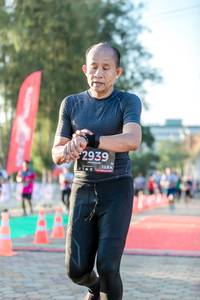 BIB: 2939, 128
                            <button type="button" onclick="openModal(6554791)" class="btn btn-primary btn-sm float-right btn-popup" data-toggle="modal" data-target=".modal-high-quality">
                        <i class="fas fa-shopping-cart"></i> Add to Cart
                    </button>
                                            <button type="button" onclick="isThisMe(6554791, true)" class="btn btn-success btn-sm float-right btn-popup btn-isme hidden" data-toggle="tooltip" data-placement="bottom" title="นี่คือรูปของคุณใช่ไหม คลิกที่นี่เพื่อเอาเข้าอัลบั้ม">
                        <i class="fas fa-plus"></i> Add to album
                    </button>
                    <button type="button" onclick="isThisMe(6554791, false)" class="btn btn-warning btn-sm float-right btn-popup btn-isnotme hidden">
                        <i class="fas fa-ban"></i> Remove from album
                    </button>