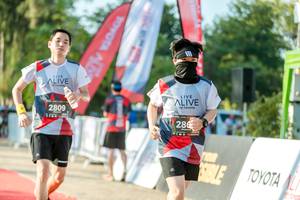 BIB: 2809, 286
                            <button type="button" onclick="openModal(6563015)" class="btn btn-primary btn-sm float-right btn-popup" data-toggle="modal" data-target=".modal-high-quality">
                        <i class="fas fa-shopping-cart"></i> Add to Cart
                    </button>
                                            <button type="button" onclick="isThisMe(6563015, true)" class="btn btn-success btn-sm float-right btn-popup btn-isme hidden" data-toggle="tooltip" data-placement="bottom" title="นี่คือรูปของคุณใช่ไหม คลิกที่นี่เพื่อเอาเข้าอัลบั้ม">
                        <i class="fas fa-plus"></i> Add to album
                    </button>
                    <button type="button" onclick="isThisMe(6563015, false)" class="btn btn-warning btn-sm float-right btn-popup btn-isnotme hidden">
                        <i class="fas fa-ban"></i> Remove from album
                    </button>