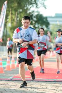 BIB: 2100
                            <button type="button" onclick="openModal(6557413)" class="btn btn-primary btn-sm float-right btn-popup" data-toggle="modal" data-target=".modal-high-quality">
                        <i class="fas fa-shopping-cart"></i> Add to Cart
                    </button>
                                            <button type="button" onclick="isThisMe(6557413, true)" class="btn btn-success btn-sm float-right btn-popup btn-isme hidden" data-toggle="tooltip" data-placement="bottom" title="นี่คือรูปของคุณใช่ไหม คลิกที่นี่เพื่อเอาเข้าอัลบั้ม">
                        <i class="fas fa-plus"></i> Add to album
                    </button>
                    <button type="button" onclick="isThisMe(6557413, false)" class="btn btn-warning btn-sm float-right btn-popup btn-isnotme hidden">
                        <i class="fas fa-ban"></i> Remove from album
                    </button>