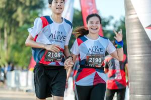 BIB: 2108, 2190, 128, 124
                            <button type="button" onclick="openModal(6559851)" class="btn btn-primary btn-sm float-right btn-popup" data-toggle="modal" data-target=".modal-high-quality">
                        <i class="fas fa-shopping-cart"></i> Add to Cart
                    </button>
                                            <button type="button" onclick="isThisMe(6559851, true)" class="btn btn-success btn-sm float-right btn-popup btn-isme hidden" data-toggle="tooltip" data-placement="bottom" title="นี่คือรูปของคุณใช่ไหม คลิกที่นี่เพื่อเอาเข้าอัลบั้ม">
                        <i class="fas fa-plus"></i> Add to album
                    </button>
                    <button type="button" onclick="isThisMe(6559851, false)" class="btn btn-warning btn-sm float-right btn-popup btn-isnotme hidden">
                        <i class="fas fa-ban"></i> Remove from album
                    </button>