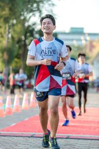 BIB: 2116
                            <button type="button" onclick="openModal(6550129)" class="btn btn-primary btn-sm float-right btn-popup" data-toggle="modal" data-target=".modal-high-quality">
                        <i class="fas fa-shopping-cart"></i> Add to Cart
                    </button>
                                            <button type="button" onclick="isThisMe(6550129, true)" class="btn btn-success btn-sm float-right btn-popup btn-isme hidden" data-toggle="tooltip" data-placement="bottom" title="นี่คือรูปของคุณใช่ไหม คลิกที่นี่เพื่อเอาเข้าอัลบั้ม">
                        <i class="fas fa-plus"></i> Add to album
                    </button>
                    <button type="button" onclick="isThisMe(6550129, false)" class="btn btn-warning btn-sm float-right btn-popup btn-isnotme hidden">
                        <i class="fas fa-ban"></i> Remove from album
                    </button>