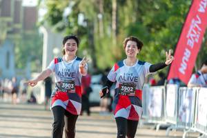 BIB: 3902, 3903
                            <button type="button" onclick="openModal(6562299)" class="btn btn-primary btn-sm float-right btn-popup" data-toggle="modal" data-target=".modal-high-quality">
                        <i class="fas fa-shopping-cart"></i> Add to Cart
                    </button>
                                            <button type="button" onclick="isThisMe(6562299, true)" class="btn btn-success btn-sm float-right btn-popup btn-isme hidden" data-toggle="tooltip" data-placement="bottom" title="นี่คือรูปของคุณใช่ไหม คลิกที่นี่เพื่อเอาเข้าอัลบั้ม">
                        <i class="fas fa-plus"></i> Add to album
                    </button>
                    <button type="button" onclick="isThisMe(6562299, false)" class="btn btn-warning btn-sm float-right btn-popup btn-isnotme hidden">
                        <i class="fas fa-ban"></i> Remove from album
                    </button>