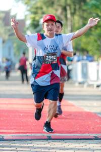 BIB: 2992
                            <button type="button" onclick="openModal(6557752)" class="btn btn-primary btn-sm float-right btn-popup" data-toggle="modal" data-target=".modal-high-quality">
                        <i class="fas fa-shopping-cart"></i> Add to Cart
                    </button>
                                            <button type="button" onclick="isThisMe(6557752, true)" class="btn btn-success btn-sm float-right btn-popup btn-isme hidden" data-toggle="tooltip" data-placement="bottom" title="นี่คือรูปของคุณใช่ไหม คลิกที่นี่เพื่อเอาเข้าอัลบั้ม">
                        <i class="fas fa-plus"></i> Add to album
                    </button>
                    <button type="button" onclick="isThisMe(6557752, false)" class="btn btn-warning btn-sm float-right btn-popup btn-isnotme hidden">
                        <i class="fas fa-ban"></i> Remove from album
                    </button>