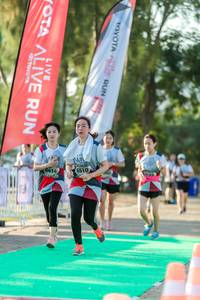 BIB: 6474, 6510
                            <button type="button" onclick="openModal(6560004)" class="btn btn-primary btn-sm float-right btn-popup" data-toggle="modal" data-target=".modal-high-quality">
                        <i class="fas fa-shopping-cart"></i> Add to Cart
                    </button>
                                            <button type="button" onclick="isThisMe(6560004, true)" class="btn btn-success btn-sm float-right btn-popup btn-isme hidden" data-toggle="tooltip" data-placement="bottom" title="นี่คือรูปของคุณใช่ไหม คลิกที่นี่เพื่อเอาเข้าอัลบั้ม">
                        <i class="fas fa-plus"></i> Add to album
                    </button>
                    <button type="button" onclick="isThisMe(6560004, false)" class="btn btn-warning btn-sm float-right btn-popup btn-isnotme hidden">
                        <i class="fas fa-ban"></i> Remove from album
                    </button>