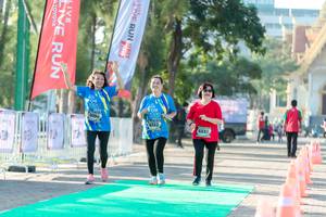 BIB: 332, 6331
                            <button type="button" onclick="openModal(6563371)" class="btn btn-primary btn-sm float-right btn-popup" data-toggle="modal" data-target=".modal-high-quality">
                        <i class="fas fa-shopping-cart"></i> Add to Cart
                    </button>
                                            <button type="button" onclick="isThisMe(6563371, true)" class="btn btn-success btn-sm float-right btn-popup btn-isme hidden" data-toggle="tooltip" data-placement="bottom" title="นี่คือรูปของคุณใช่ไหม คลิกที่นี่เพื่อเอาเข้าอัลบั้ม">
                        <i class="fas fa-plus"></i> Add to album
                    </button>
                    <button type="button" onclick="isThisMe(6563371, false)" class="btn btn-warning btn-sm float-right btn-popup btn-isnotme hidden">
                        <i class="fas fa-ban"></i> Remove from album
                    </button>