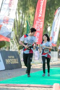 BIB: 7693, 7883, 2019
                            <button type="button" onclick="openModal(6559478)" class="btn btn-primary btn-sm float-right btn-popup" data-toggle="modal" data-target=".modal-high-quality">
                        <i class="fas fa-shopping-cart"></i> Add to Cart
                    </button>
                                            <button type="button" onclick="isThisMe(6559478, true)" class="btn btn-success btn-sm float-right btn-popup btn-isme hidden" data-toggle="tooltip" data-placement="bottom" title="นี่คือรูปของคุณใช่ไหม คลิกที่นี่เพื่อเอาเข้าอัลบั้ม">
                        <i class="fas fa-plus"></i> Add to album
                    </button>
                    <button type="button" onclick="isThisMe(6559478, false)" class="btn btn-warning btn-sm float-right btn-popup btn-isnotme hidden">
                        <i class="fas fa-ban"></i> Remove from album
                    </button>