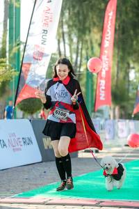 BIB: 6106
                            <button type="button" onclick="openModal(6562719)" class="btn btn-primary btn-sm float-right btn-popup" data-toggle="modal" data-target=".modal-high-quality">
                        <i class="fas fa-shopping-cart"></i> Add to Cart
                    </button>
                                            <button type="button" onclick="isThisMe(6562719, true)" class="btn btn-success btn-sm float-right btn-popup btn-isme hidden" data-toggle="tooltip" data-placement="bottom" title="นี่คือรูปของคุณใช่ไหม คลิกที่นี่เพื่อเอาเข้าอัลบั้ม">
                        <i class="fas fa-plus"></i> Add to album
                    </button>
                    <button type="button" onclick="isThisMe(6562719, false)" class="btn btn-warning btn-sm float-right btn-popup btn-isnotme hidden">
                        <i class="fas fa-ban"></i> Remove from album
                    </button>