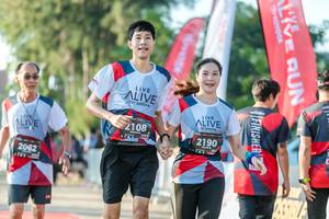 BIB: 2108, 2190, 2062
                            <button type="button" onclick="openModal(6559841)" class="btn btn-primary btn-sm float-right btn-popup" data-toggle="modal" data-target=".modal-high-quality">
                        <i class="fas fa-shopping-cart"></i> Add to Cart
                    </button>
                                            <button type="button" onclick="isThisMe(6559841, true)" class="btn btn-success btn-sm float-right btn-popup btn-isme hidden" data-toggle="tooltip" data-placement="bottom" title="นี่คือรูปของคุณใช่ไหม คลิกที่นี่เพื่อเอาเข้าอัลบั้ม">
                        <i class="fas fa-plus"></i> Add to album
                    </button>
                    <button type="button" onclick="isThisMe(6559841, false)" class="btn btn-warning btn-sm float-right btn-popup btn-isnotme hidden">
                        <i class="fas fa-ban"></i> Remove from album
                    </button>