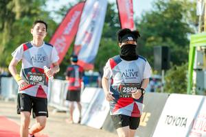 BIB: 2809, 280
                            <button type="button" onclick="openModal(6563016)" class="btn btn-primary btn-sm float-right btn-popup" data-toggle="modal" data-target=".modal-high-quality">
                        <i class="fas fa-shopping-cart"></i> Add to Cart
                    </button>
                                            <button type="button" onclick="isThisMe(6563016, true)" class="btn btn-success btn-sm float-right btn-popup btn-isme hidden" data-toggle="tooltip" data-placement="bottom" title="นี่คือรูปของคุณใช่ไหม คลิกที่นี่เพื่อเอาเข้าอัลบั้ม">
                        <i class="fas fa-plus"></i> Add to album
                    </button>
                    <button type="button" onclick="isThisMe(6563016, false)" class="btn btn-warning btn-sm float-right btn-popup btn-isnotme hidden">
                        <i class="fas fa-ban"></i> Remove from album
                    </button>