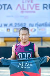 BIB: 2562
                            <button type="button" onclick="openModal(6569160)" class="btn btn-primary btn-sm float-right btn-popup" data-toggle="modal" data-target=".modal-high-quality">
                        <i class="fas fa-shopping-cart"></i> Add to Cart
                    </button>
                                            <button type="button" onclick="isThisMe(6569160, true)" class="btn btn-success btn-sm float-right btn-popup btn-isme hidden" data-toggle="tooltip" data-placement="bottom" title="นี่คือรูปของคุณใช่ไหม คลิกที่นี่เพื่อเอาเข้าอัลบั้ม">
                        <i class="fas fa-plus"></i> Add to album
                    </button>
                    <button type="button" onclick="isThisMe(6569160, false)" class="btn btn-warning btn-sm float-right btn-popup btn-isnotme hidden">
                        <i class="fas fa-ban"></i> Remove from album
                    </button>