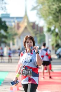 BIB: 3891, 128
                            <button type="button" onclick="openModal(6568850)" class="btn btn-primary btn-sm float-right btn-popup" data-toggle="modal" data-target=".modal-high-quality">
                        <i class="fas fa-shopping-cart"></i> Add to Cart
                    </button>
                                            <button type="button" onclick="isThisMe(6568850, true)" class="btn btn-success btn-sm float-right btn-popup btn-isme hidden" data-toggle="tooltip" data-placement="bottom" title="นี่คือรูปของคุณใช่ไหม คลิกที่นี่เพื่อเอาเข้าอัลบั้ม">
                        <i class="fas fa-plus"></i> Add to album
                    </button>
                    <button type="button" onclick="isThisMe(6568850, false)" class="btn btn-warning btn-sm float-right btn-popup btn-isnotme hidden">
                        <i class="fas fa-ban"></i> Remove from album
                    </button>