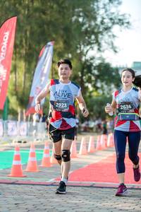 BIB: 2636, 2923
                            <button type="button" onclick="openModal(6554944)" class="btn btn-primary btn-sm float-right btn-popup" data-toggle="modal" data-target=".modal-high-quality">
                        <i class="fas fa-shopping-cart"></i> Add to Cart
                    </button>
                                            <button type="button" onclick="isThisMe(6554944, true)" class="btn btn-success btn-sm float-right btn-popup btn-isme hidden" data-toggle="tooltip" data-placement="bottom" title="นี่คือรูปของคุณใช่ไหม คลิกที่นี่เพื่อเอาเข้าอัลบั้ม">
                        <i class="fas fa-plus"></i> Add to album
                    </button>
                    <button type="button" onclick="isThisMe(6554944, false)" class="btn btn-warning btn-sm float-right btn-popup btn-isnotme hidden">
                        <i class="fas fa-ban"></i> Remove from album
                    </button>